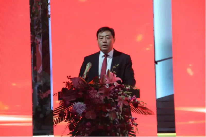 Речь председателя правления и генерального директора Лю Цюцзе.