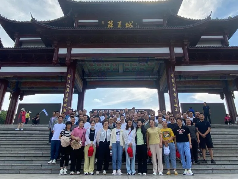 Хуасячэн Экологическое чудо преобразования заброшенных карьеров